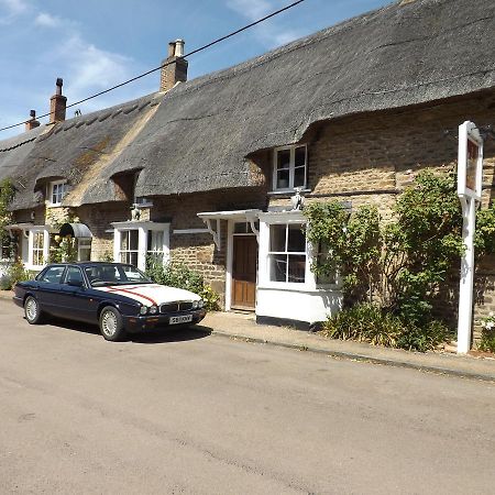 ホテルThe Vane Arms Sudborough エクステリア 写真